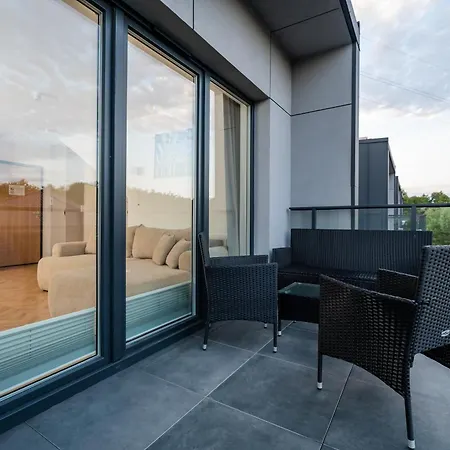 Rabienska Urban Elegance By Bookinghost * 罗兹