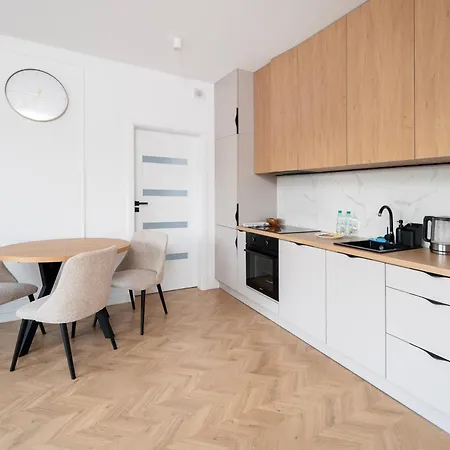 Rabienska Urban Elegance By Bookinghost * 罗兹