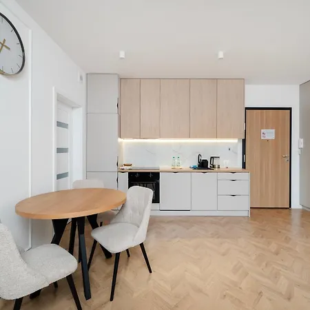 Rabienska Urban Elegance By Bookinghost * 罗兹