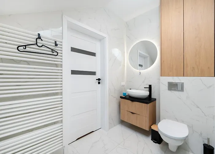 Rabienska Urban Elegance By Bookinghost